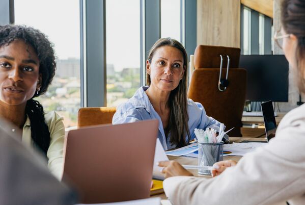 people-having-discussions-in-office